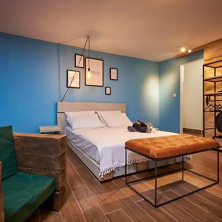 Bubalus Boutique Bed and Breakfast Τρογκίρ